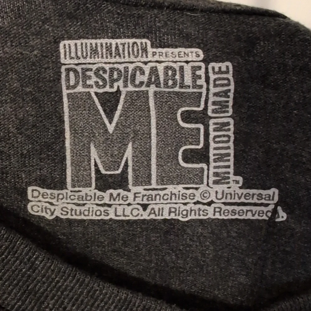 Santa Minions Gray Kids Christmas T-Shirt - Picture 5 of 5